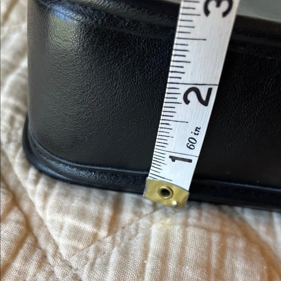 Black Crossbody Fashion Bag - Picture 8 of 9